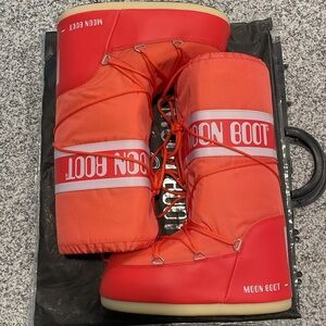Moon Boot - Icon Coral Nylon Boots - US Size 9/10.5
